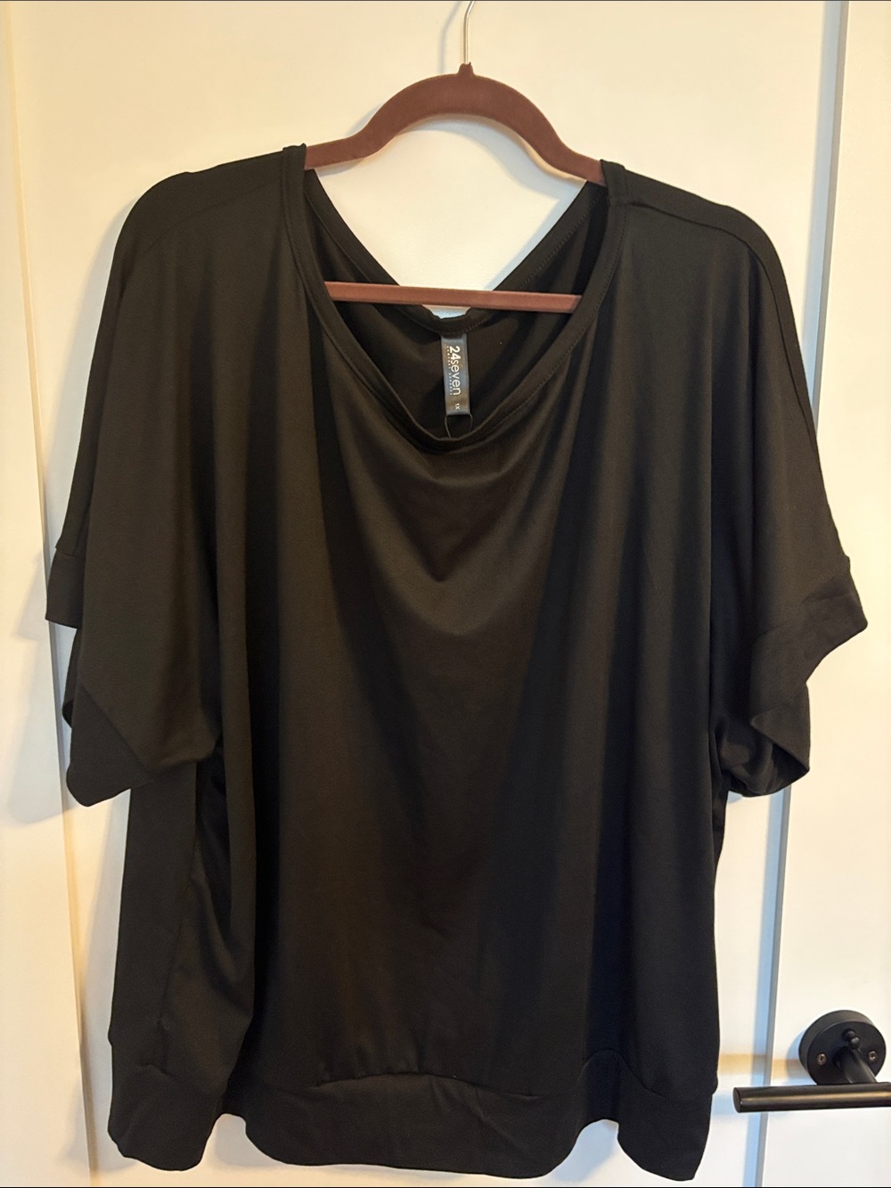 24Seven Black Draped Short Sleeve Top. Size 1X plus women’s NWT.